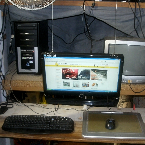 HANGING MONITOR (11).JPG