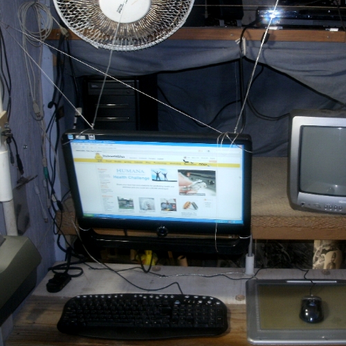 HANGING MONITOR (12).JPG