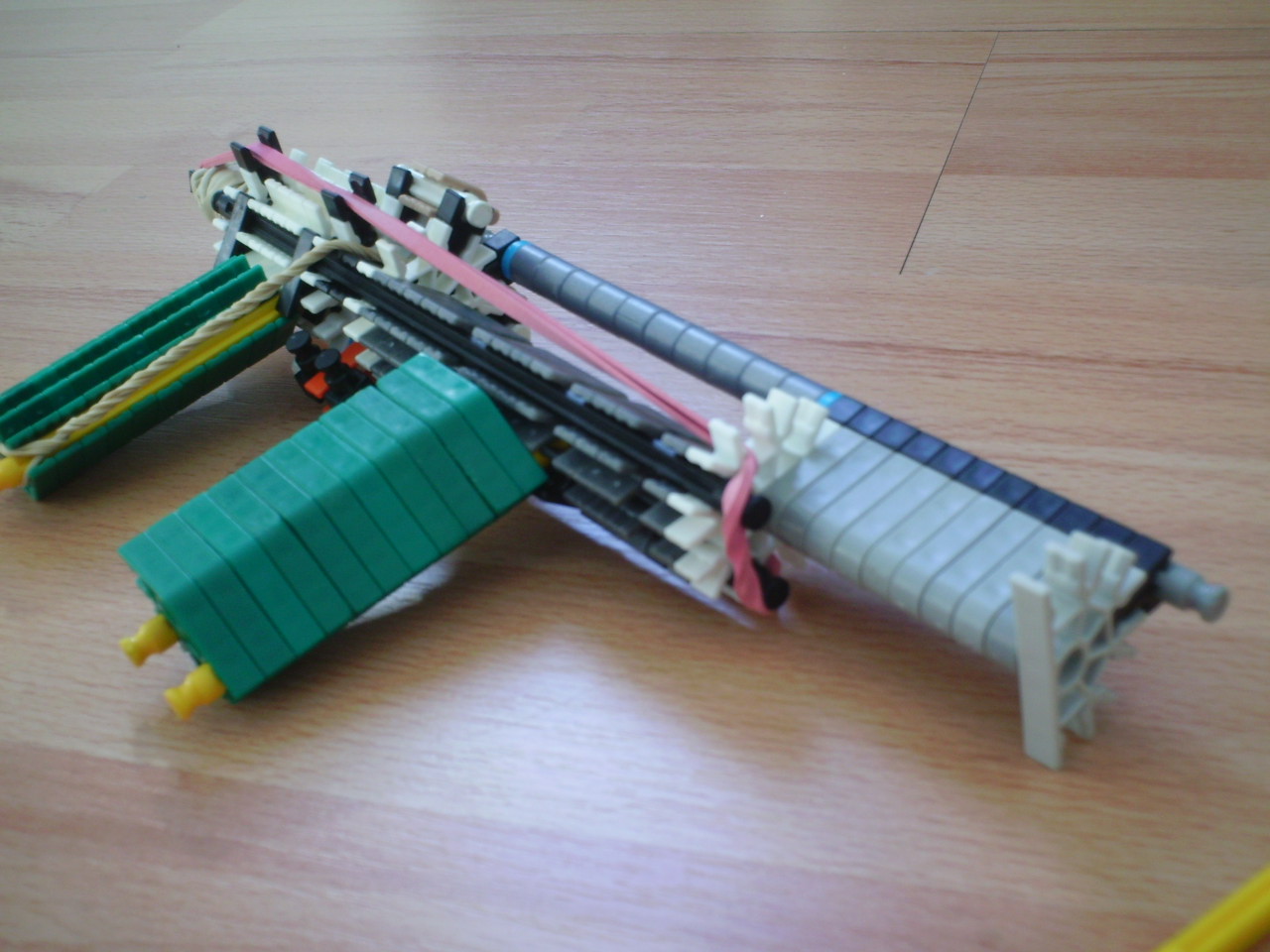 HIER ZIJN DE KNEX PISTOLEN 051.jpg