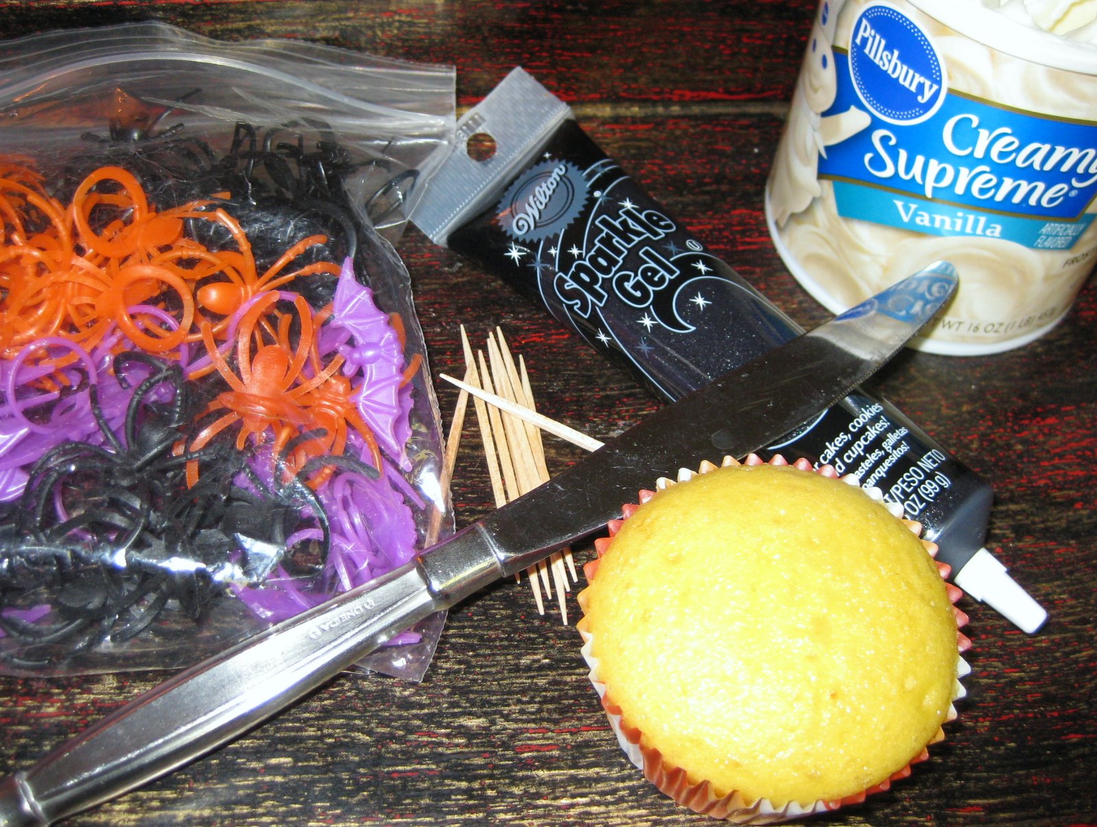 Halloween Spider Cupcakes 010.JPG