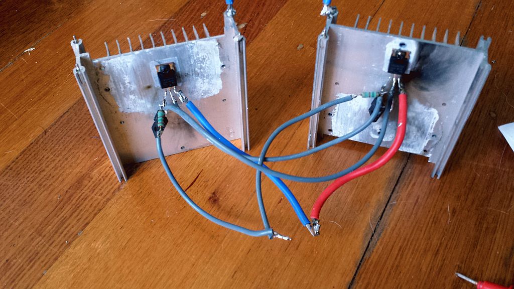 Heatsinks with Mosfets and wire.jpg