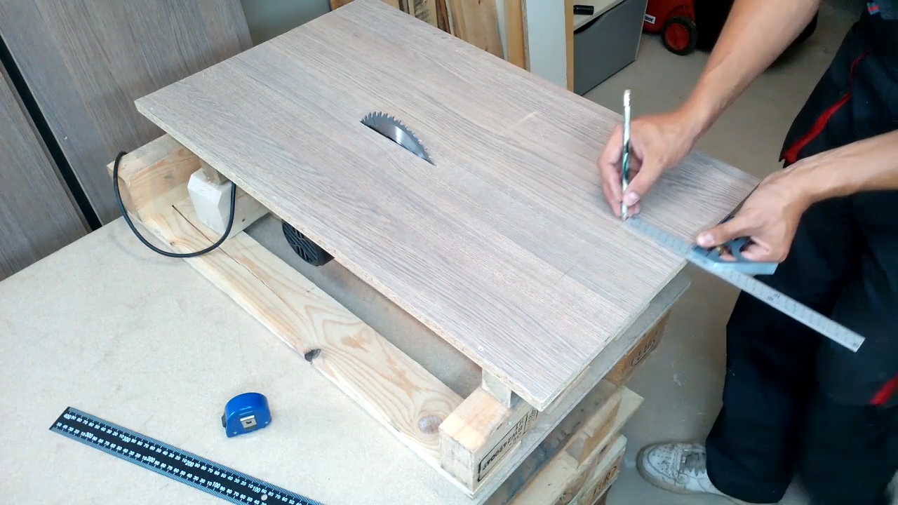 Homemade table saw.mp4.Still017.jpg