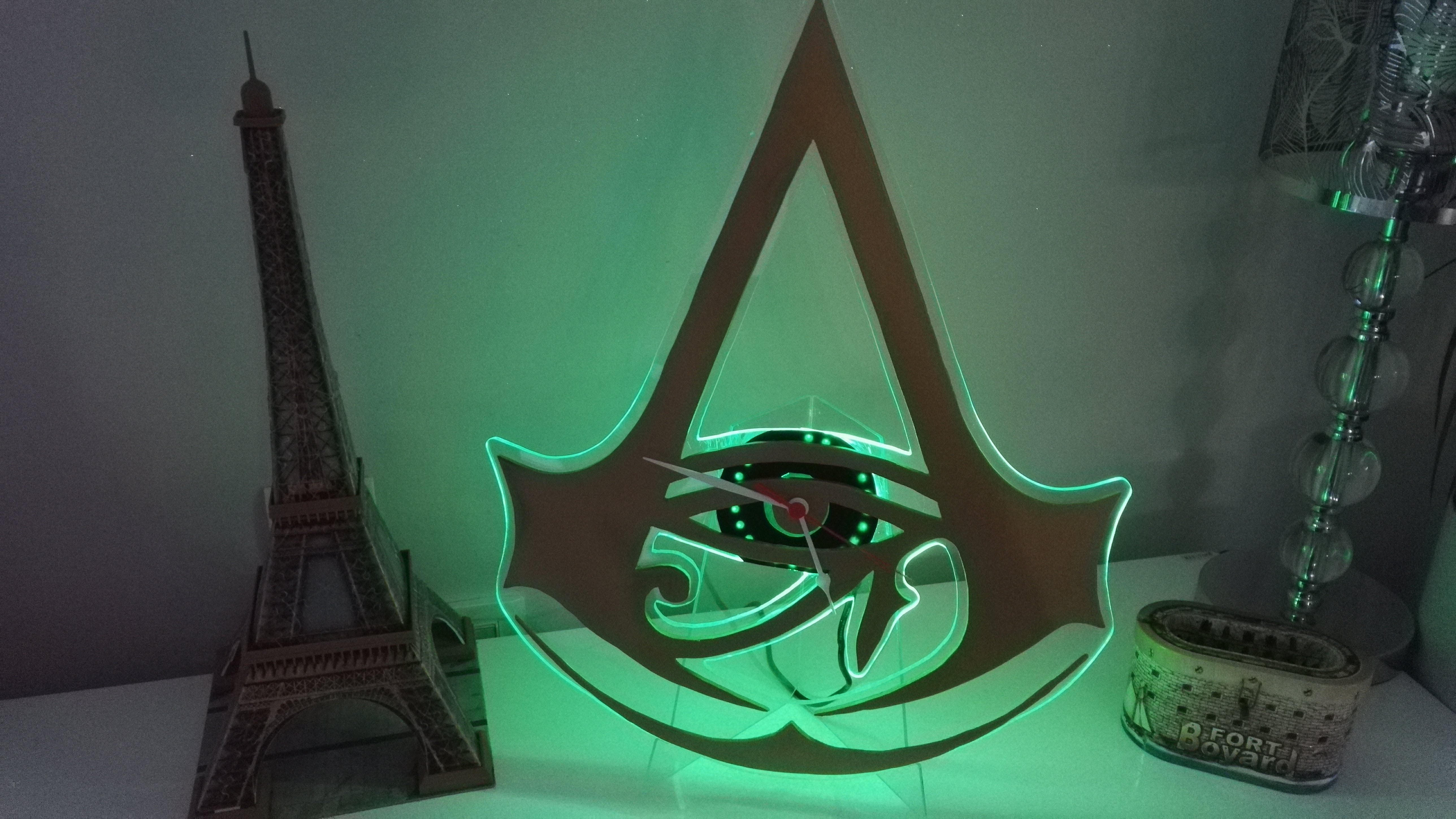 Horloge-assassins-creed-MagicManu-24.jpg