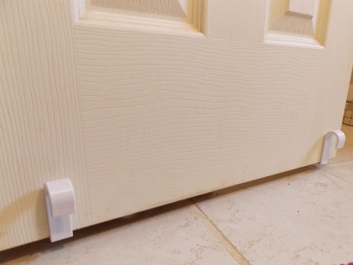 How to Dye Self Striping Yarn door-bottom.jpg