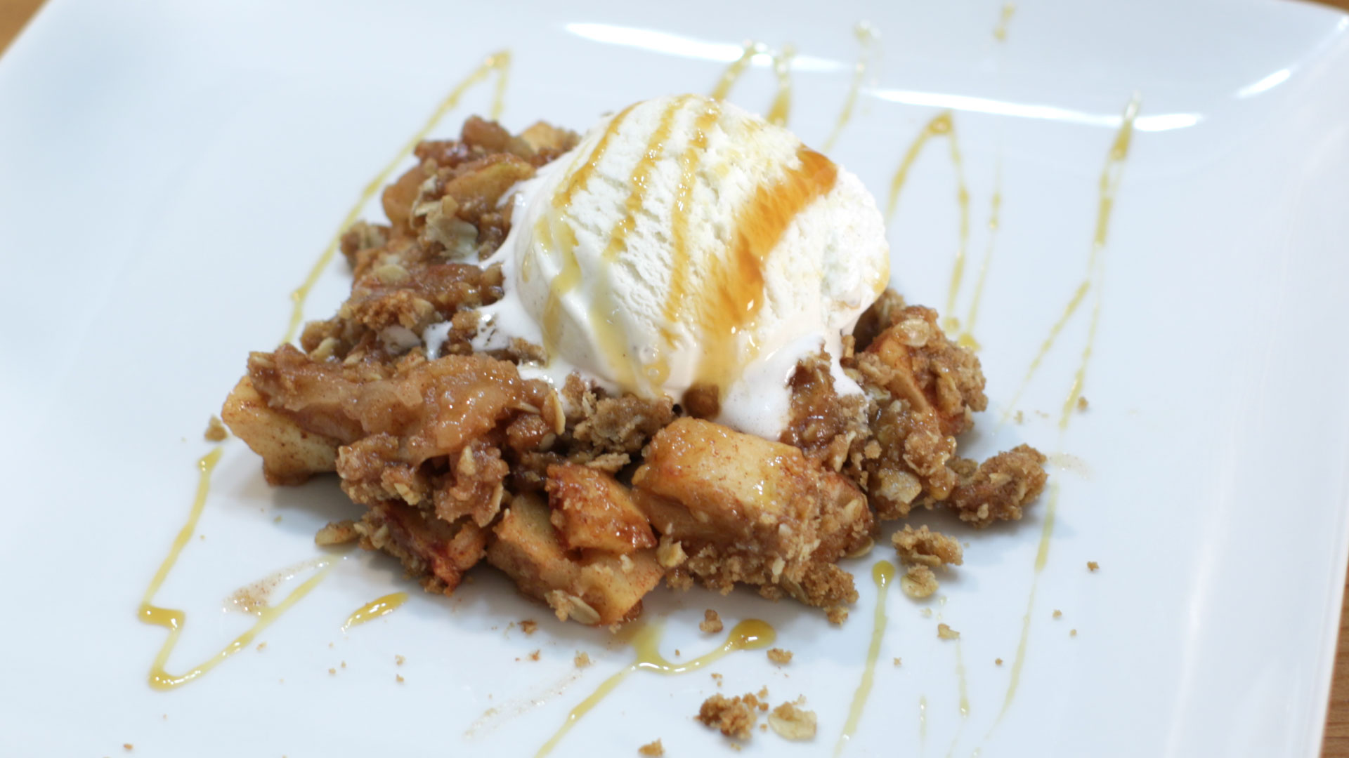 How to Make Apple Crisp | Easy Homemade Apple Crisp Recipe.jpg