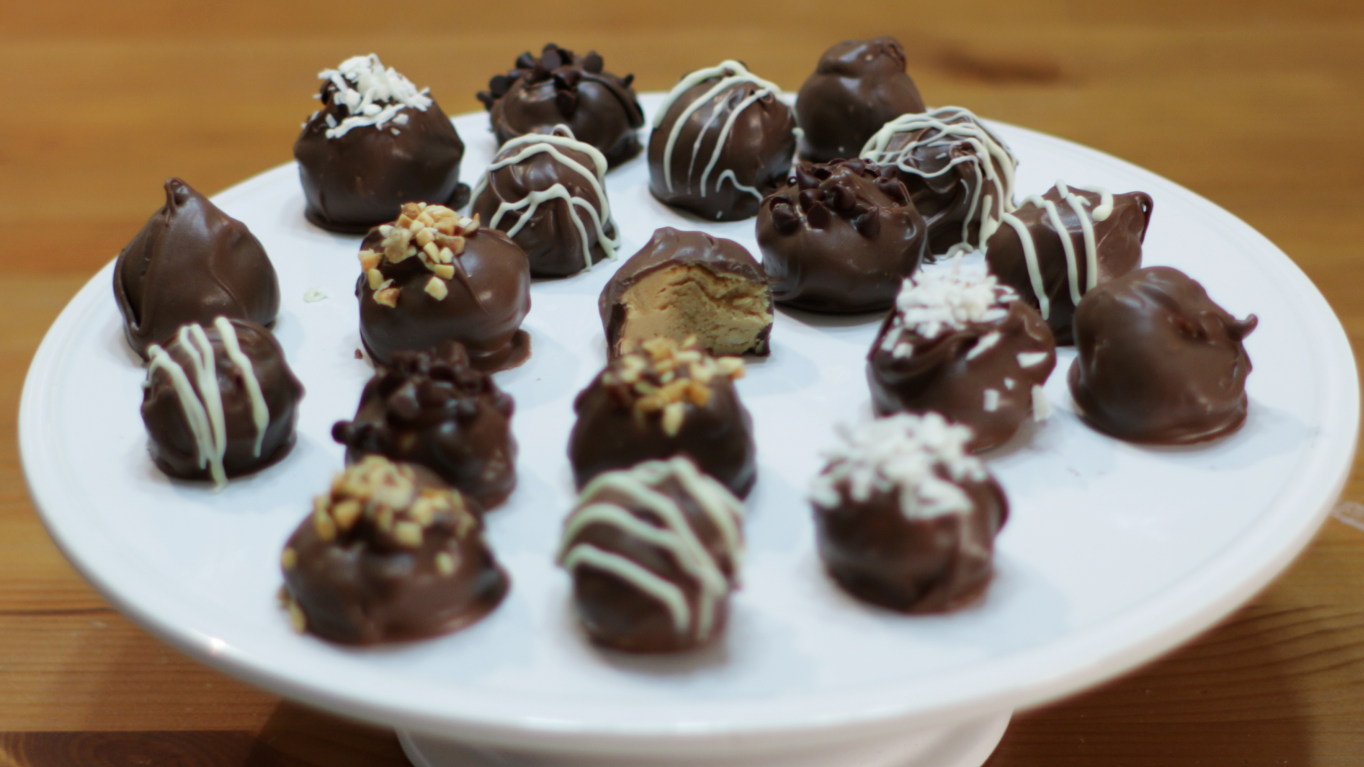 How to Make Peanut Butter Balls Easy Peanut Butter Balls Recipe.jpg