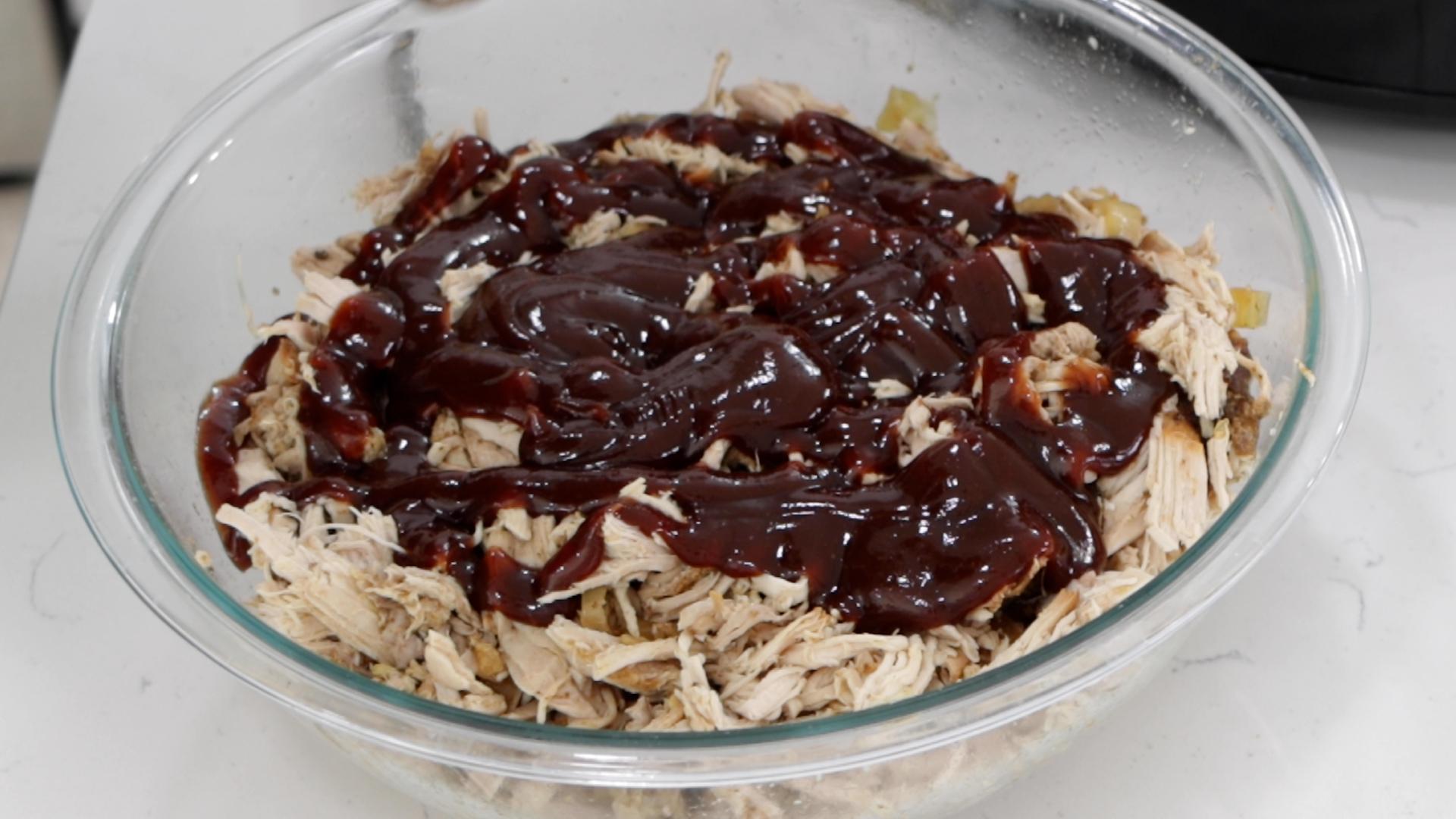 How to Make Pulled Pork in Slow Cooker Easy Pulled Pork Recipe.00_08_46_07.Still017.jpg