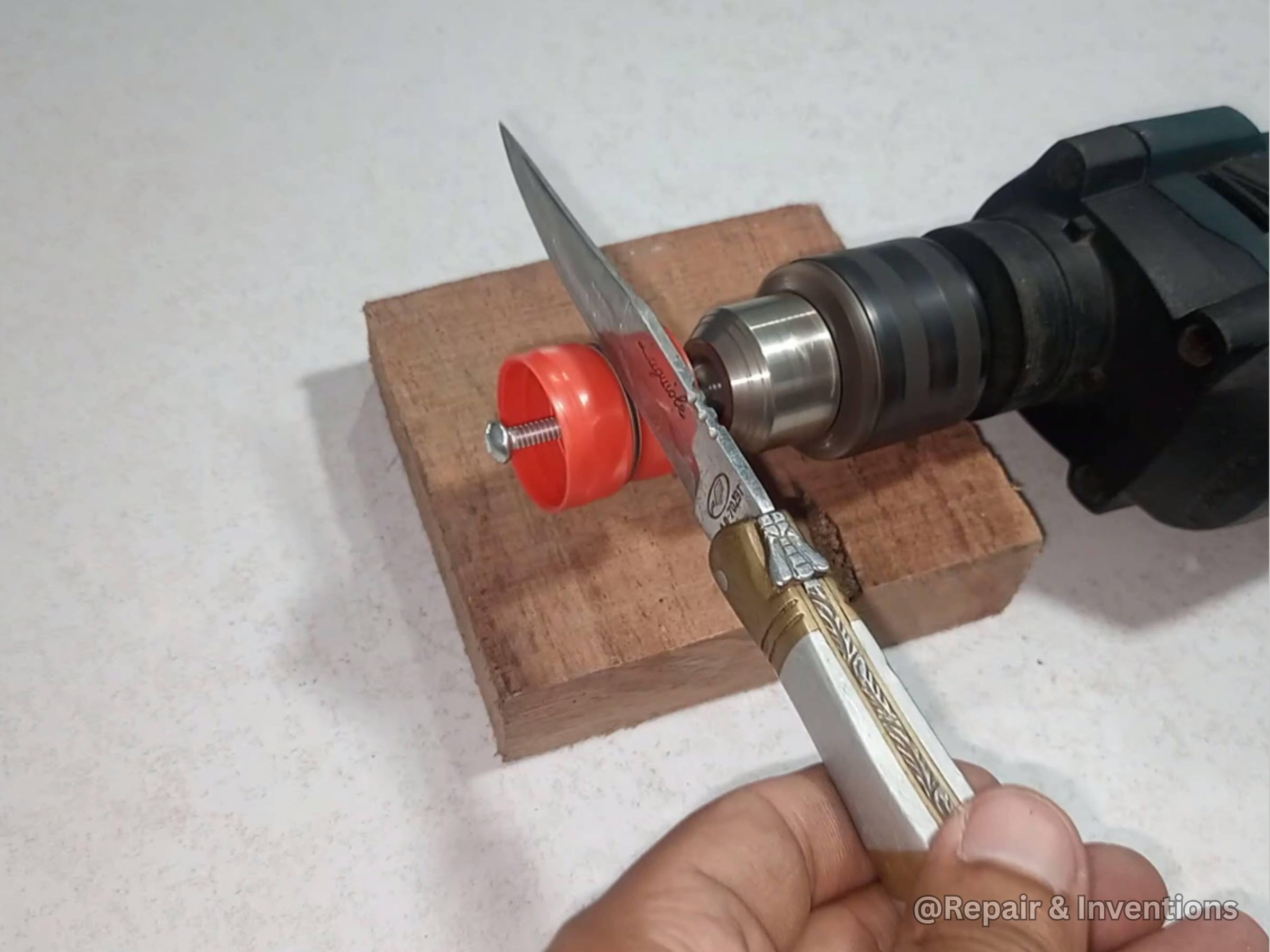 How to Sharpen a Knife in 1 Minute.jpg