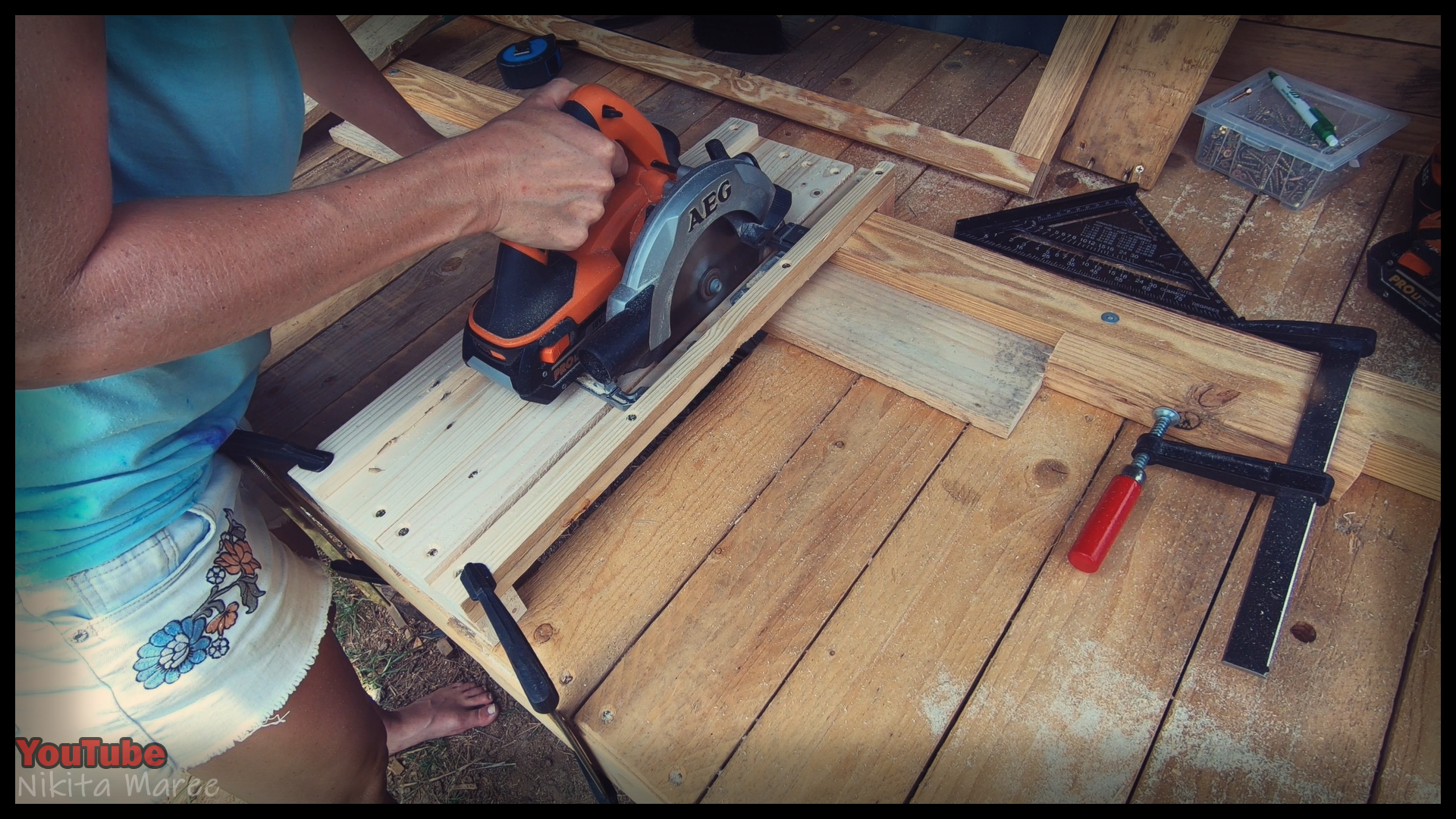 How to build a Work Bench Easy DIY Step by step building instructions with pallet wood (26).jpg