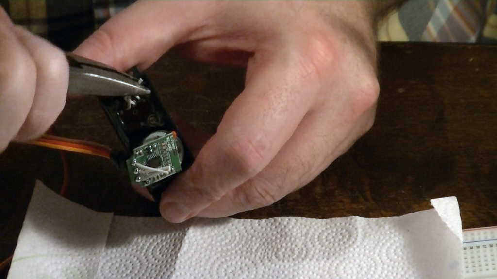 How to hack the mg995 servo-18.jpg