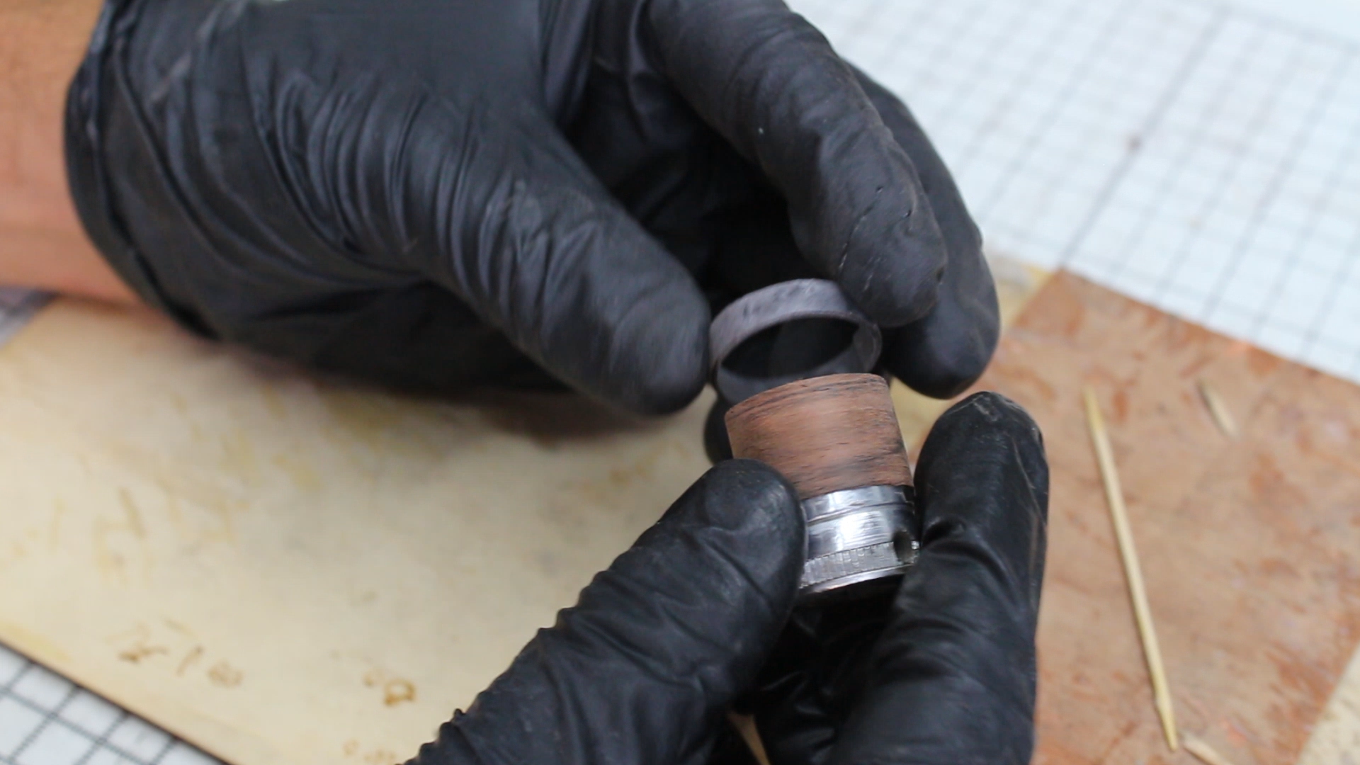 How to inlay a wedding ring into a wooden ring 18.bmp