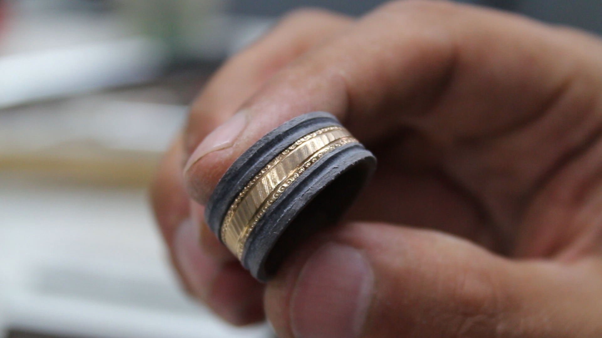 How to inlay a wedding ring into a wooden ring 29.bmp