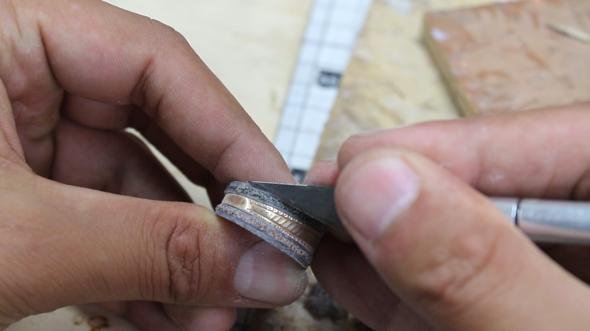 How to inlay a wedding ring into a wooden ring 34.bmp