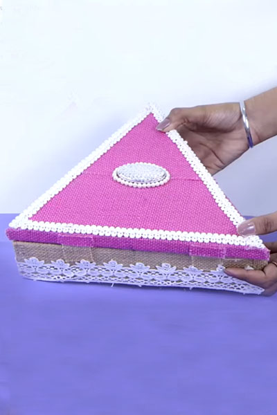 How-To-Make-Multipurpose-Triangular-Shape-Organizer-stylenrich.jpg