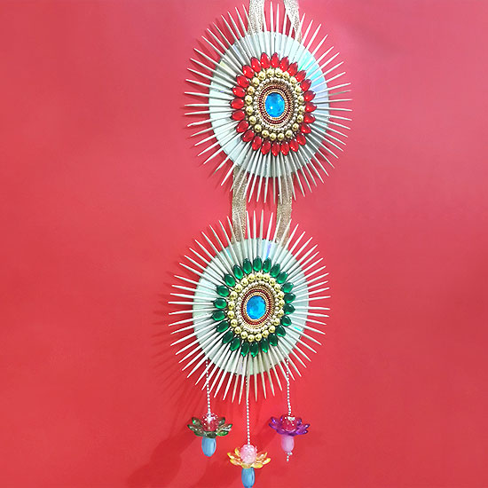 How-to-Make- Beautiful-Wall-Hanging-with-Old-CD-and-Toothpicks-stylenrichDIY.jpg