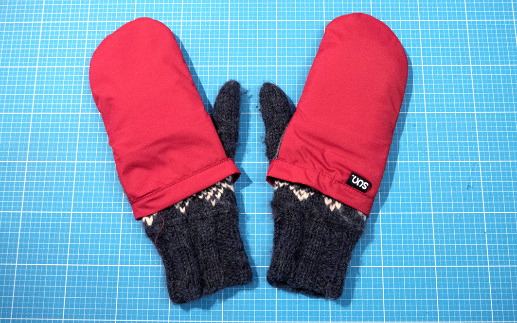 Instructables_mitten_caps_sun_finished02.jpg