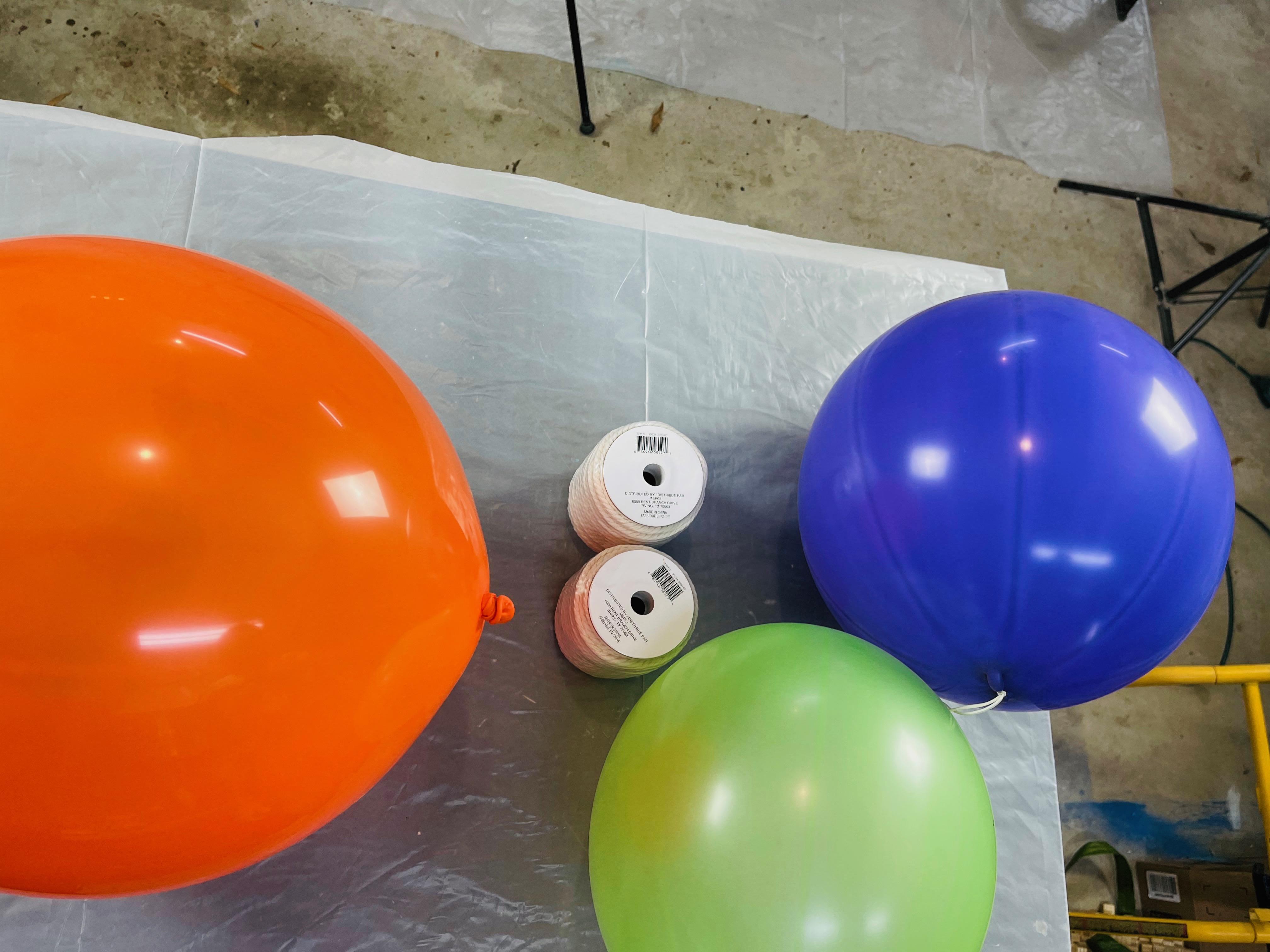 Just-Might-DIY-Snowman-Balloons - 1.jpg
