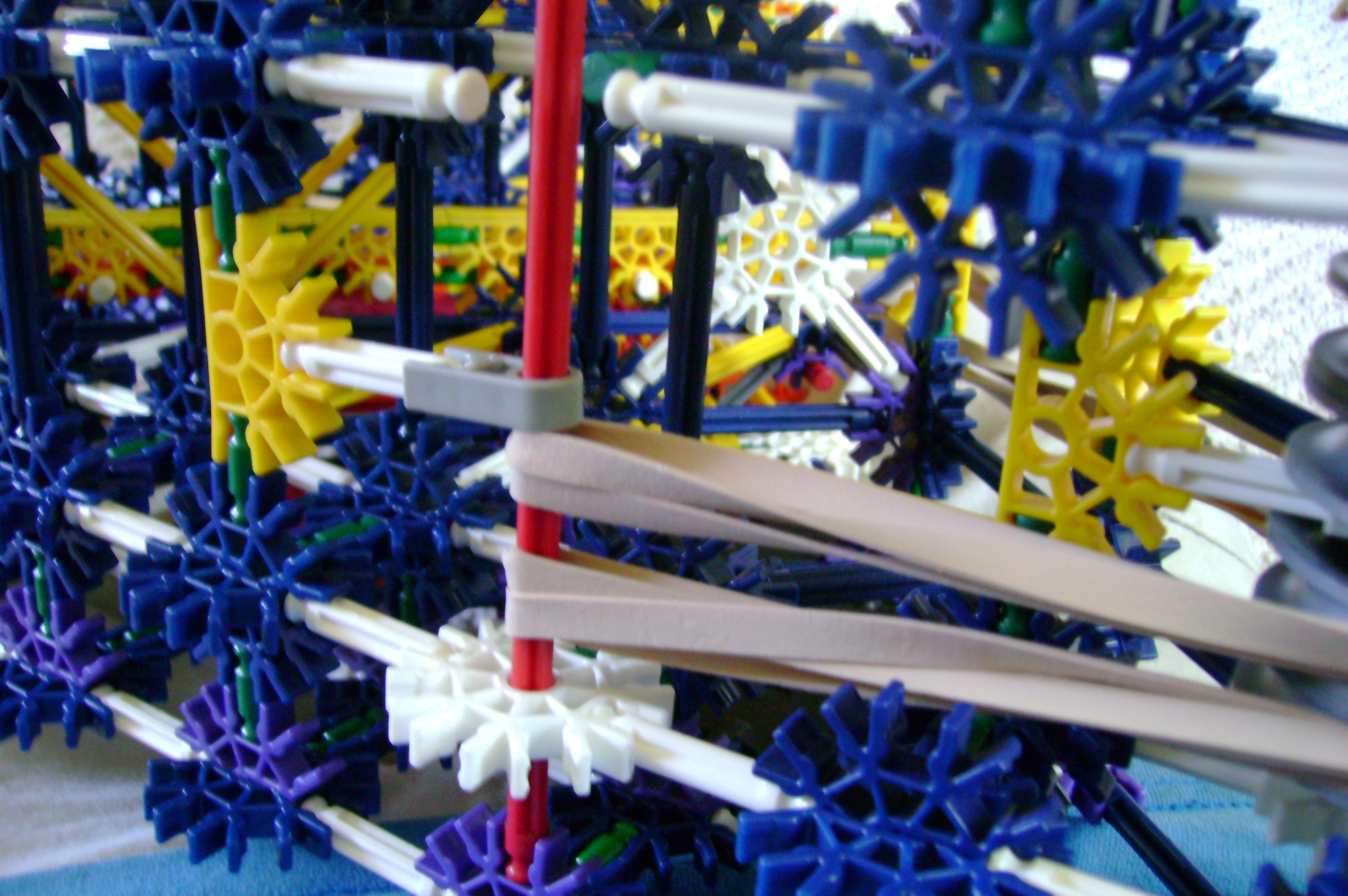 K'nex Cannon---Stringing 011.jpg