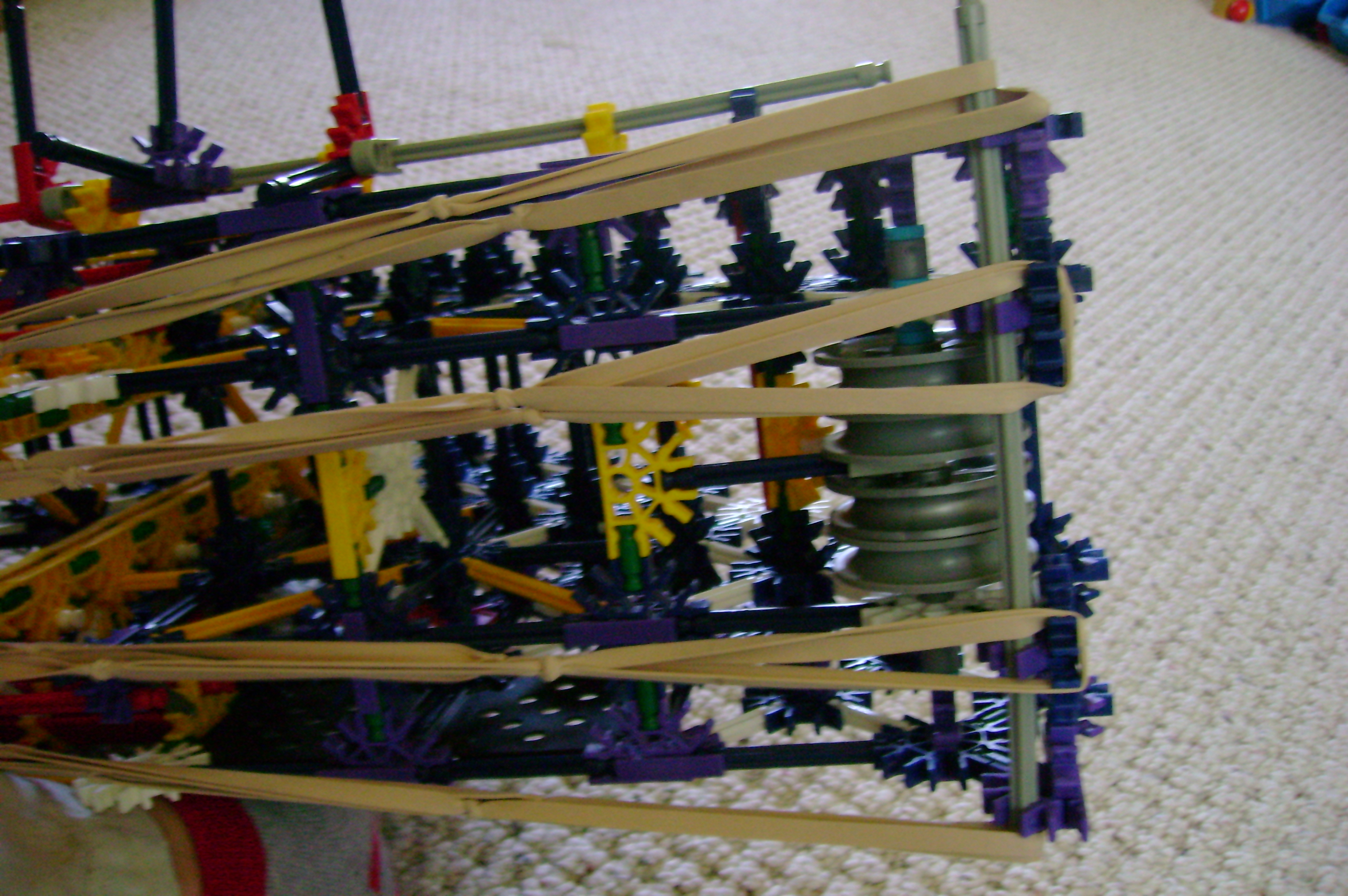 K'nex Cannon---Stringing 014.jpg