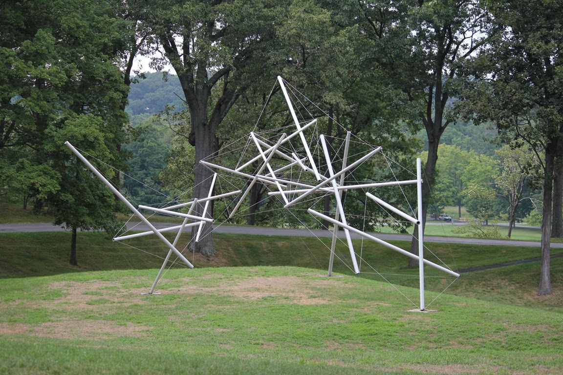 Kenneth Snelson Free Ride Home tensegrity 1974 (1).jpg