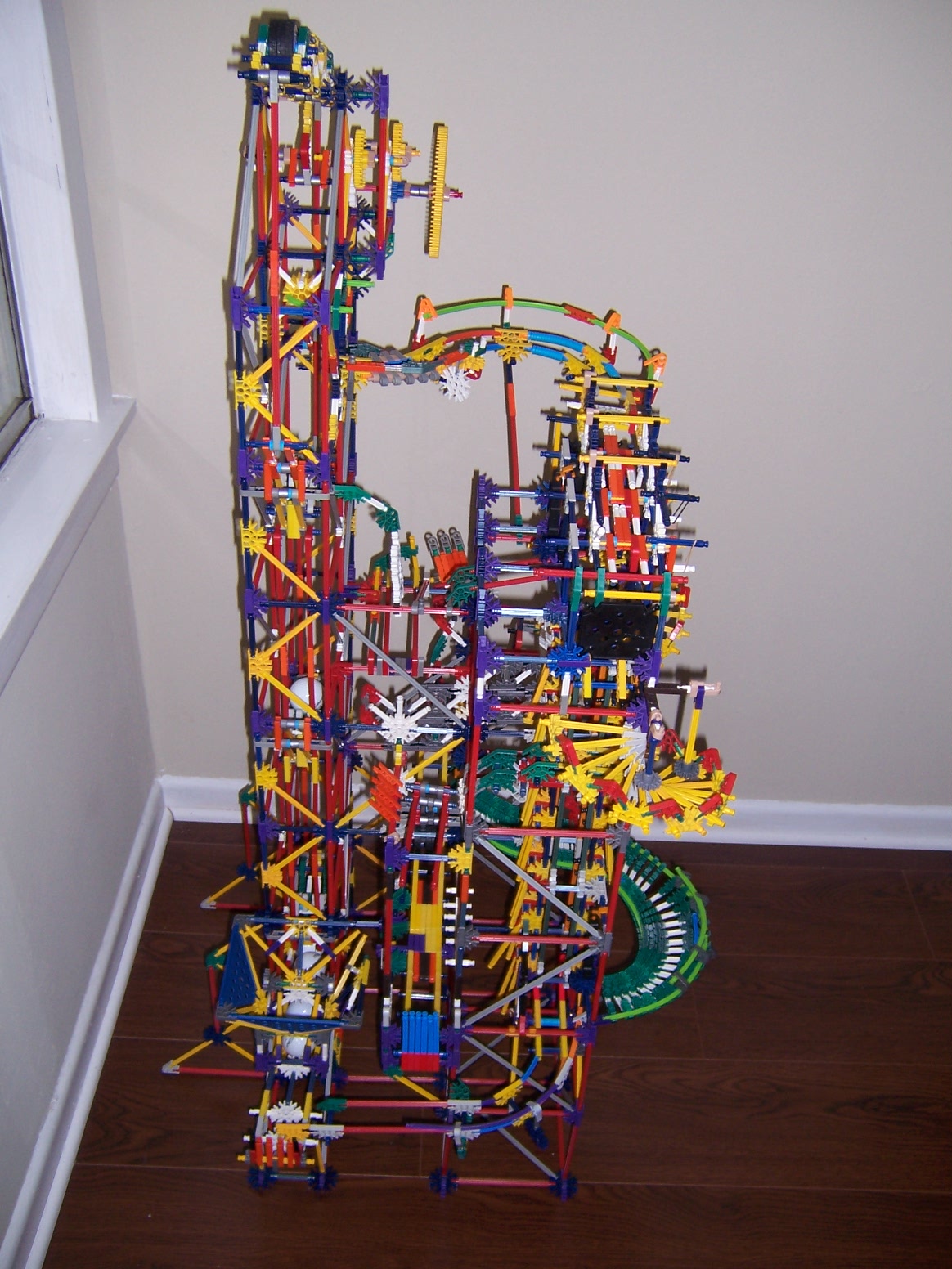 Knex Ball Machine Parallax 002.jpg