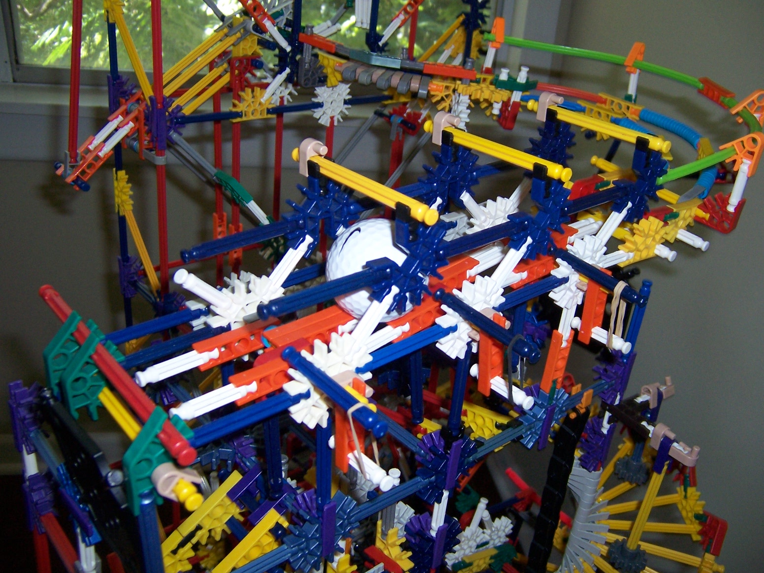 Knex Ball Machine Parallax 019.jpg