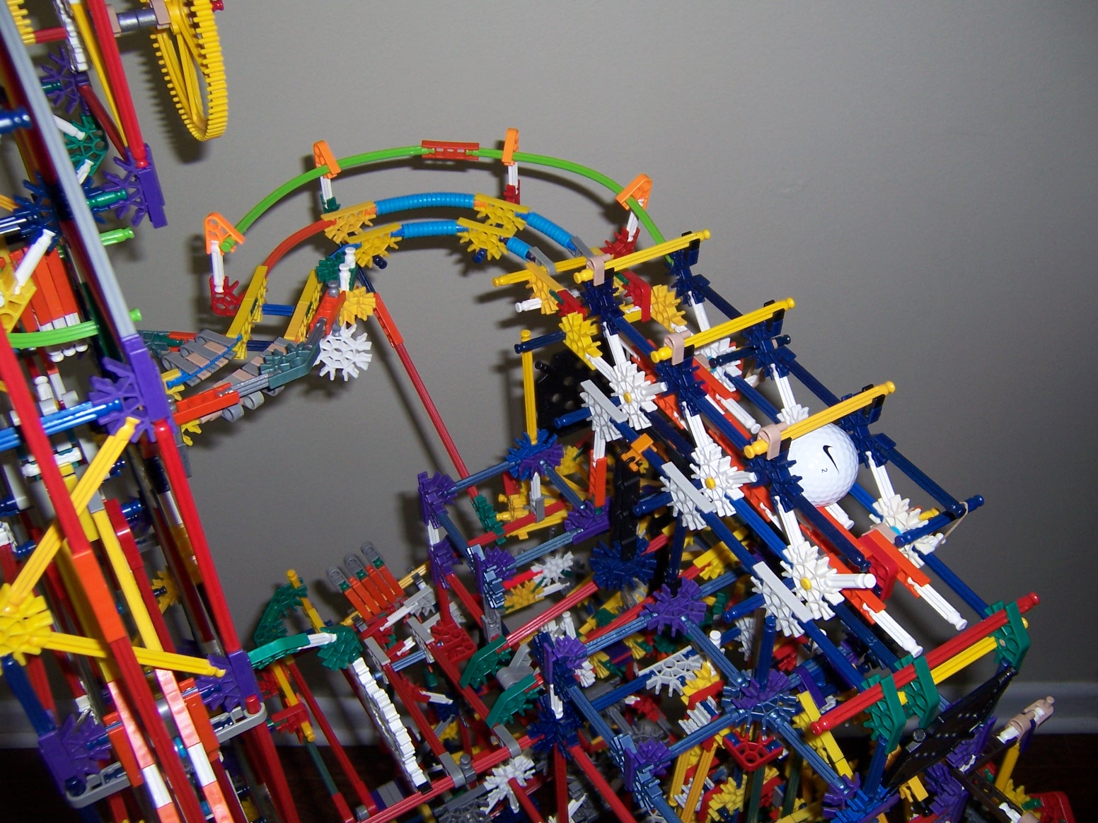 Knex Ball Machine Parallax 025.jpg