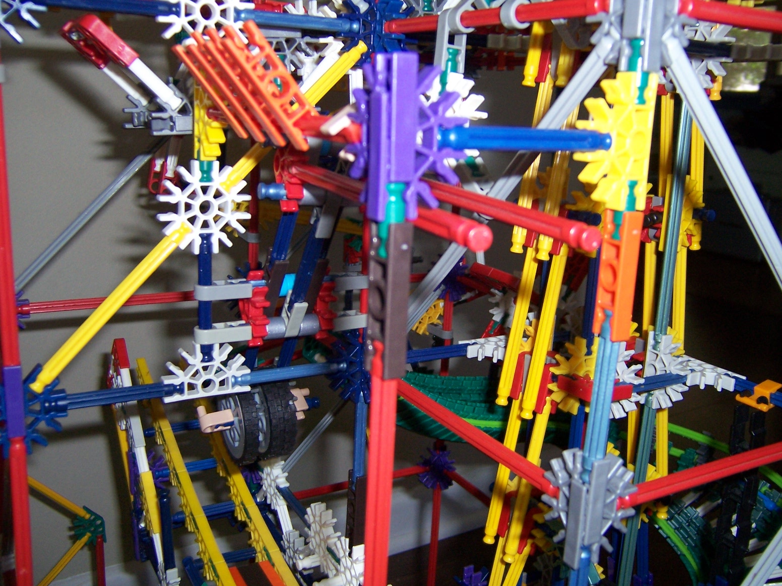 Knex Ball Machine Parallax 037.jpg