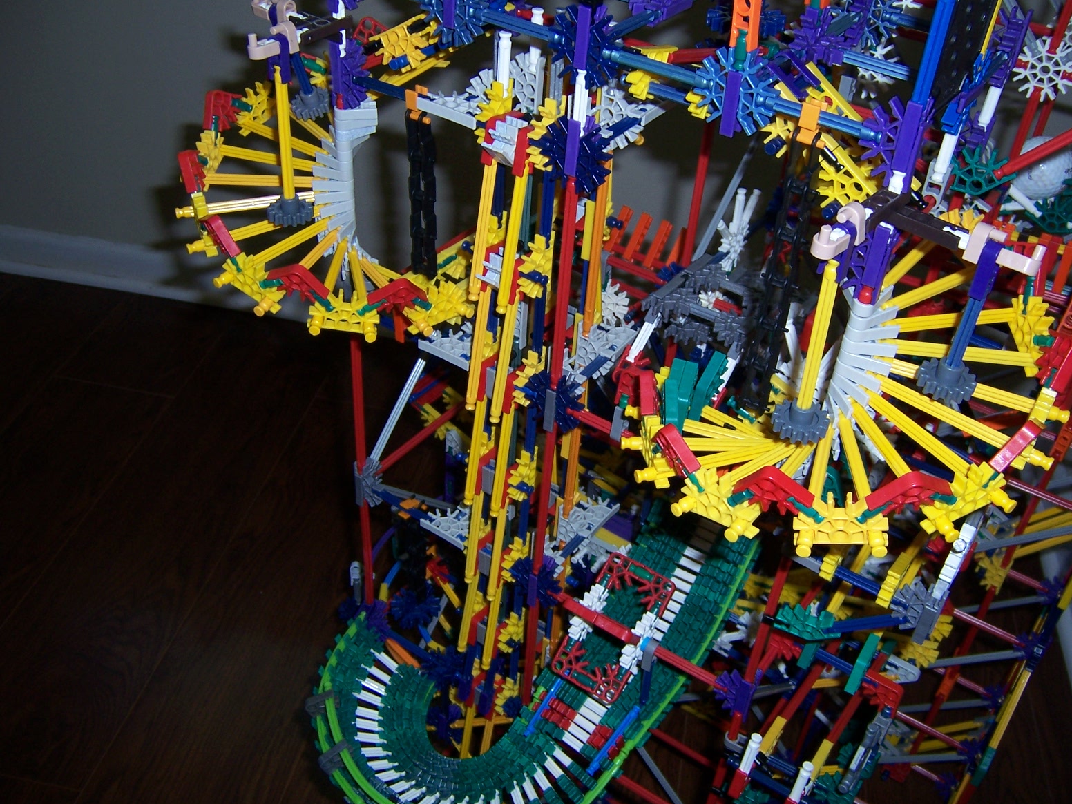 Knex Ball Machine Parallax 049.jpg