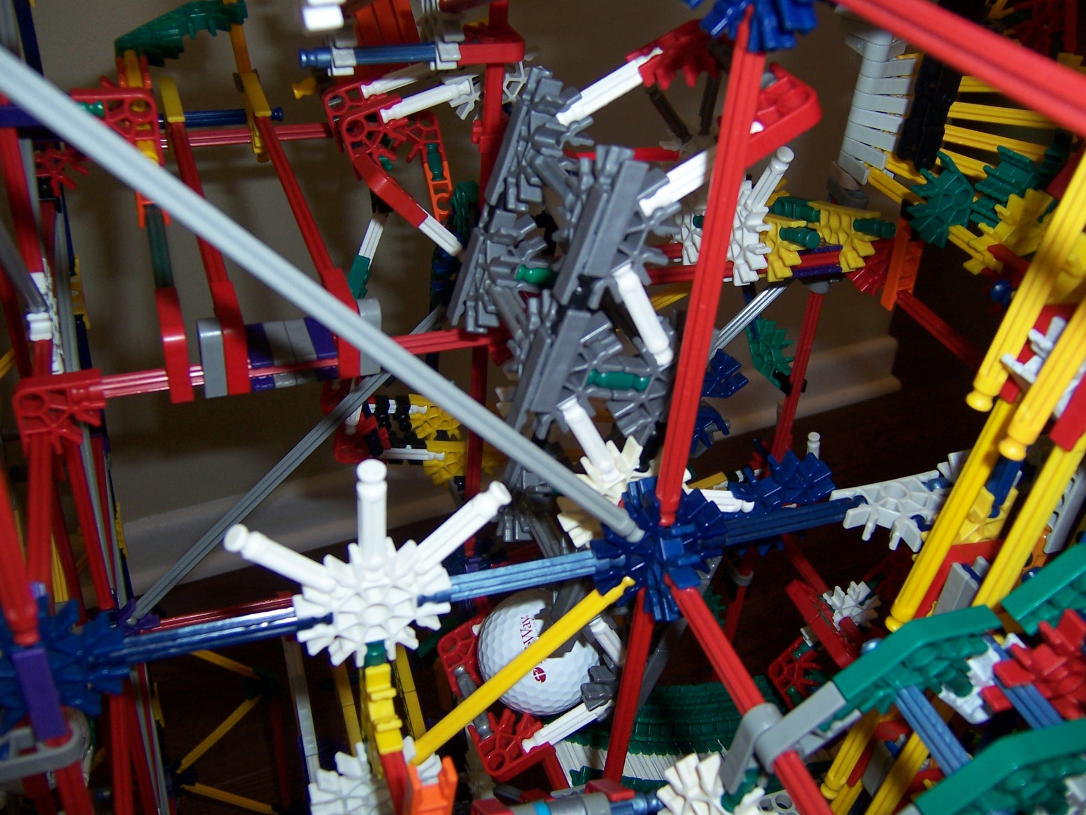 Knex Ball Machine Parallax 069.jpg