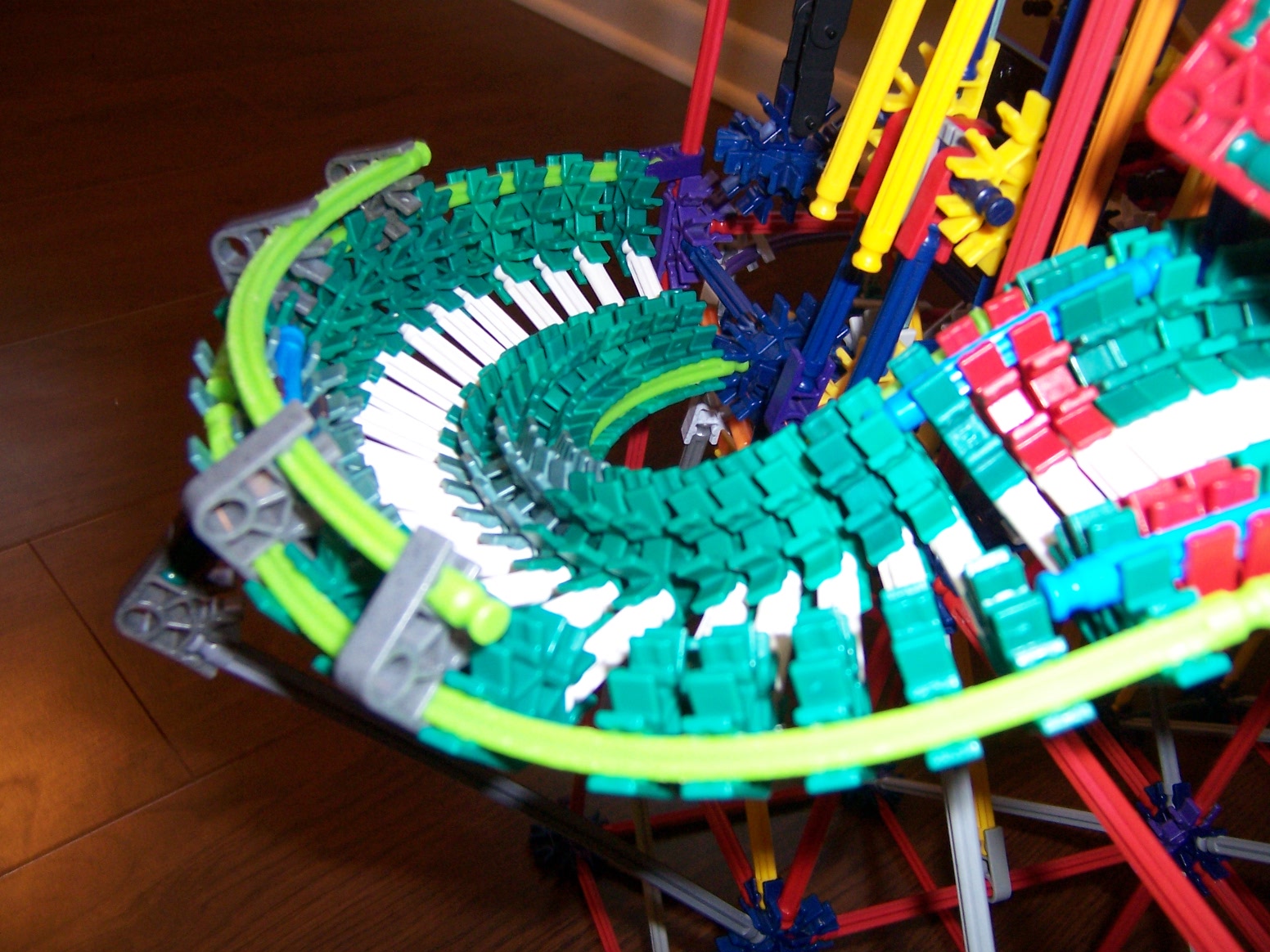 Knex Ball Machine Parallax 077.jpg