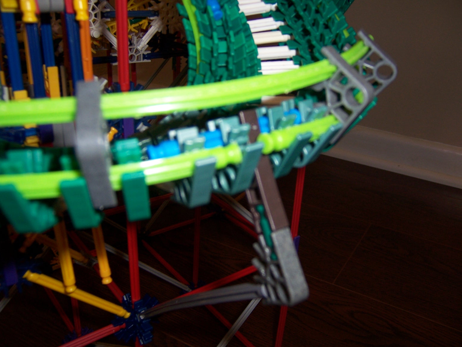 Knex Ball Machine Parallax 080.jpg