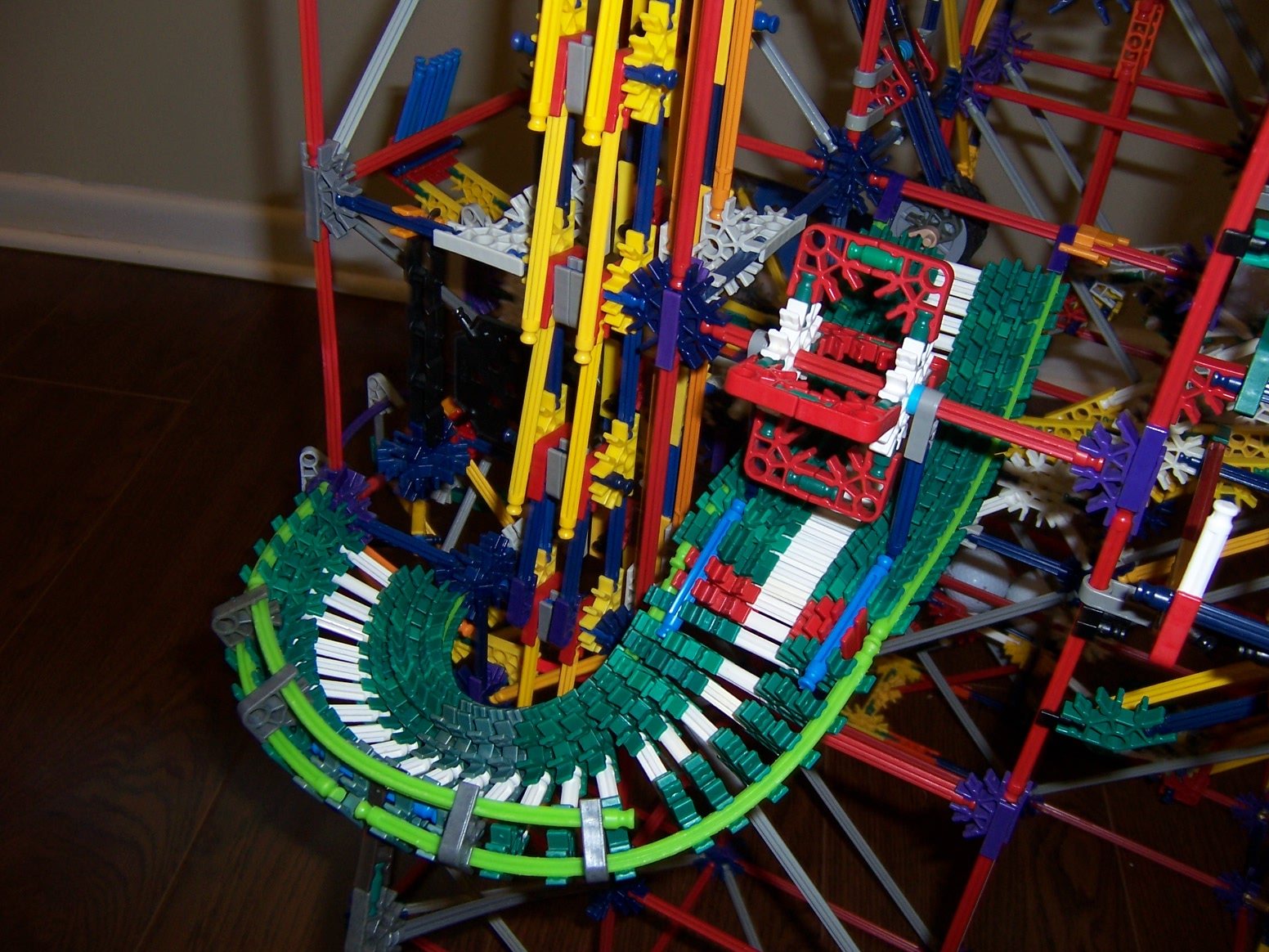 Knex Ball Machine Parallax 084.jpg