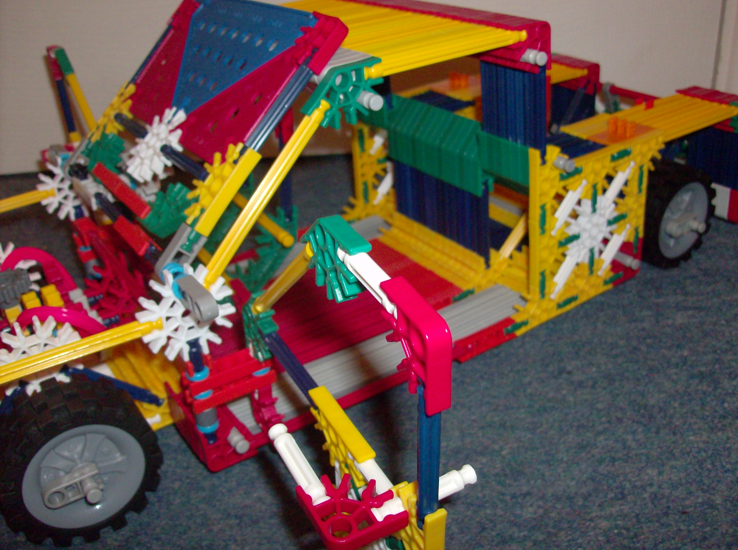 Knex bagged pick-up truck (5).JPG