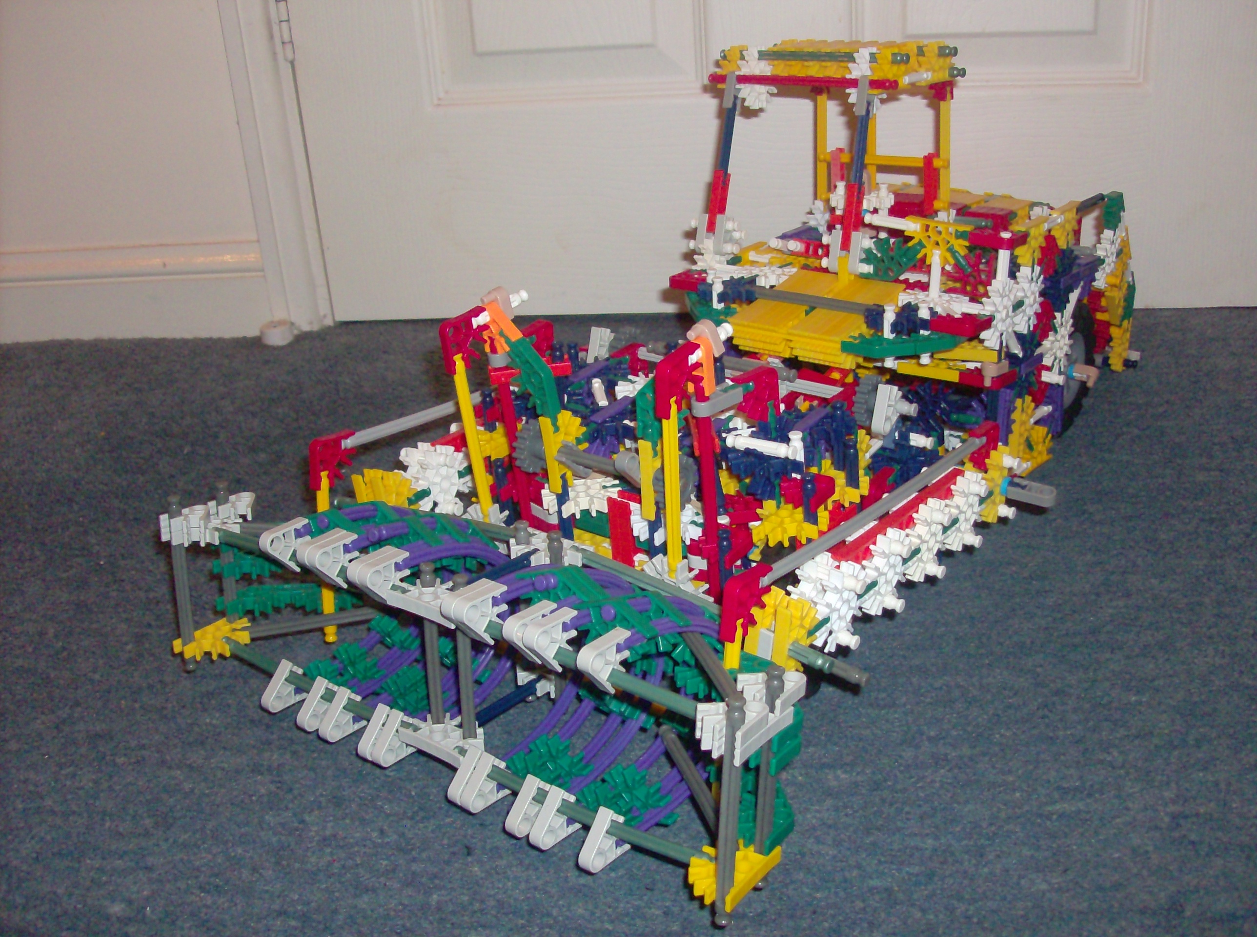 Knex bulldozer (23).JPG