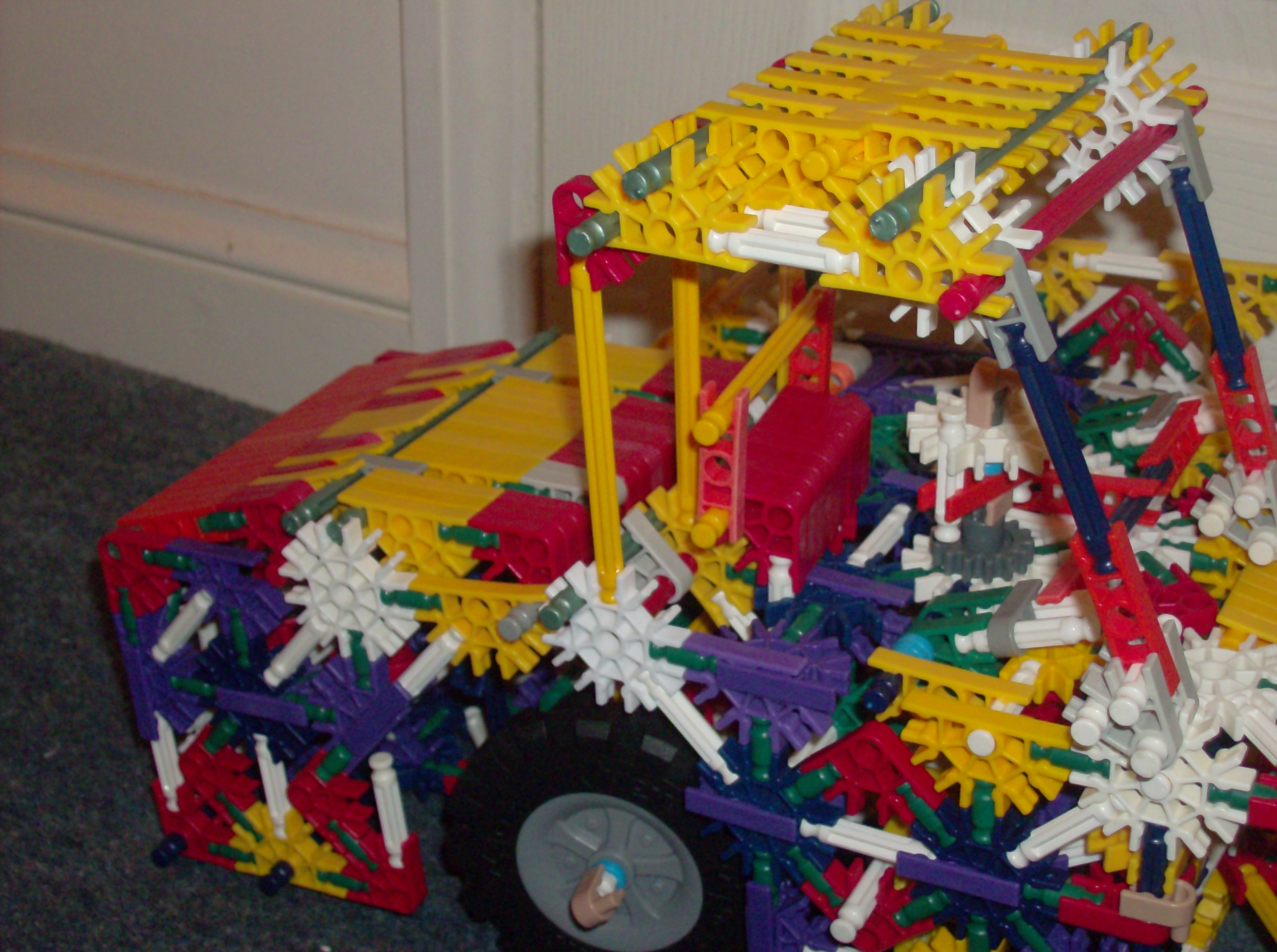 Knex bulldozer (5).JPG