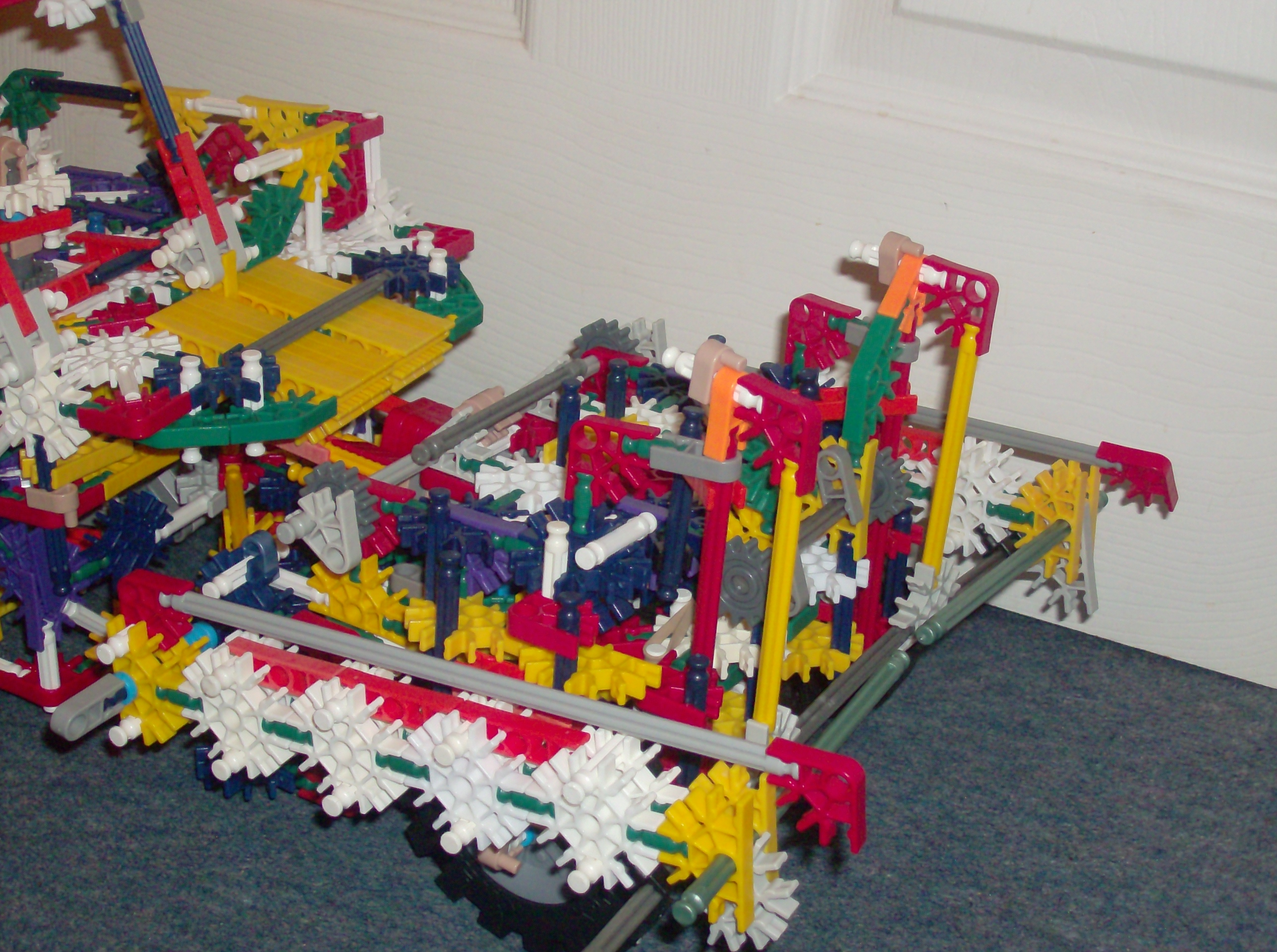 Knex bulldozer (7).JPG