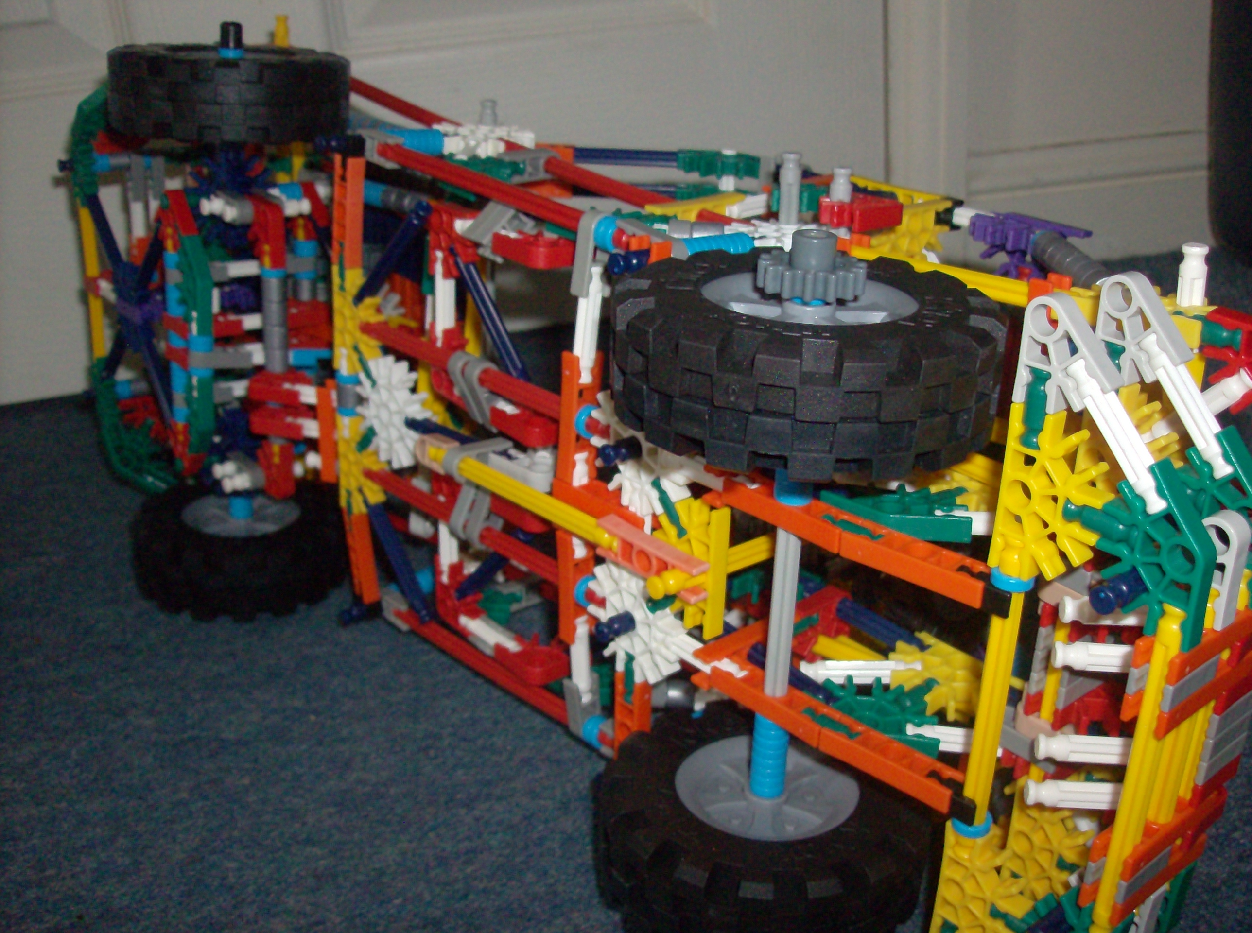 Knex car (11).JPG