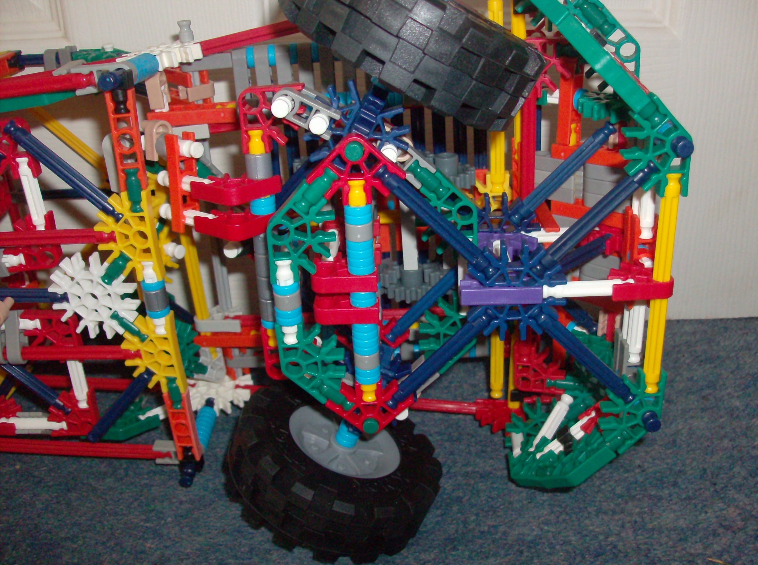 Knex car (3).JPG