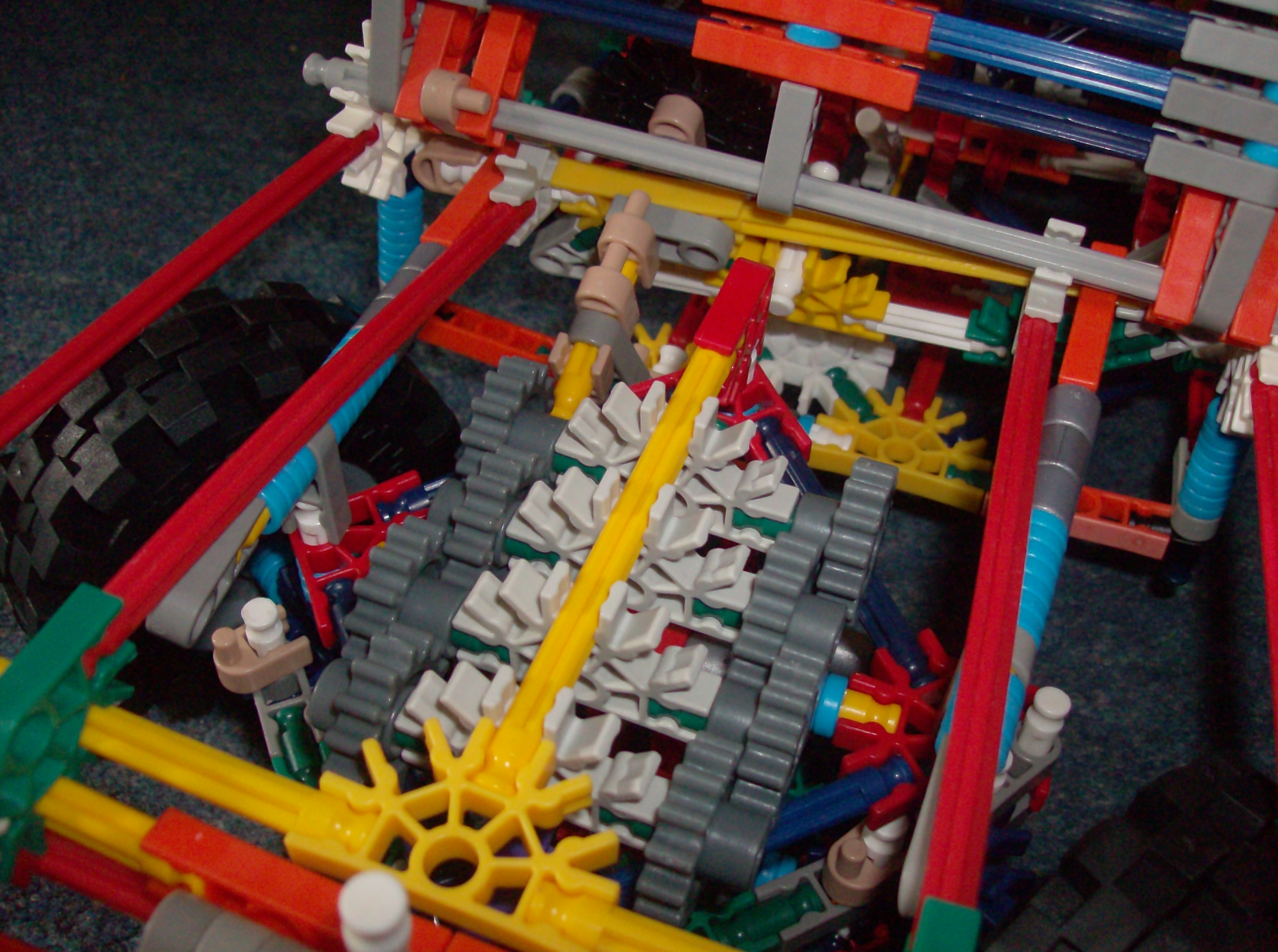 Knex car (8).JPG