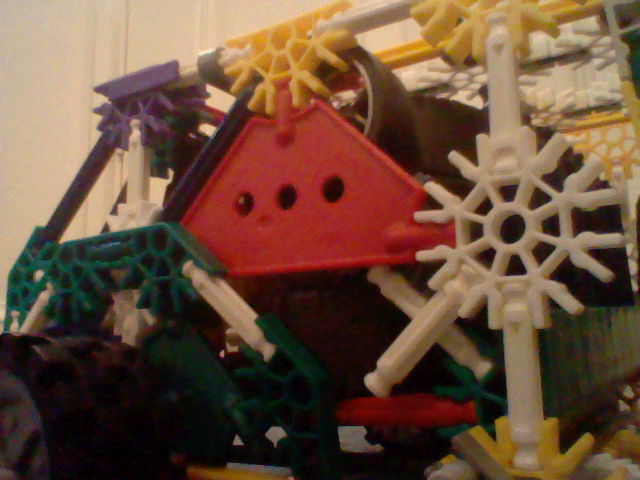 Knex car with large boot space (19).JPG