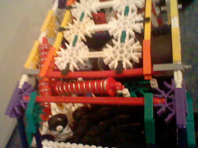 Knex car with large boot space (20).JPG