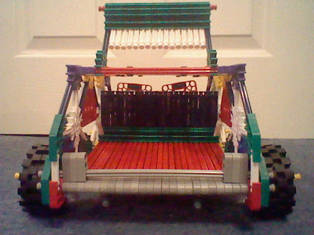 Knex car with large boot space (5).JPG