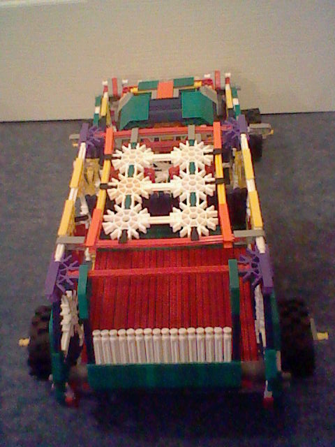 Knex car with large boot space (9).JPG