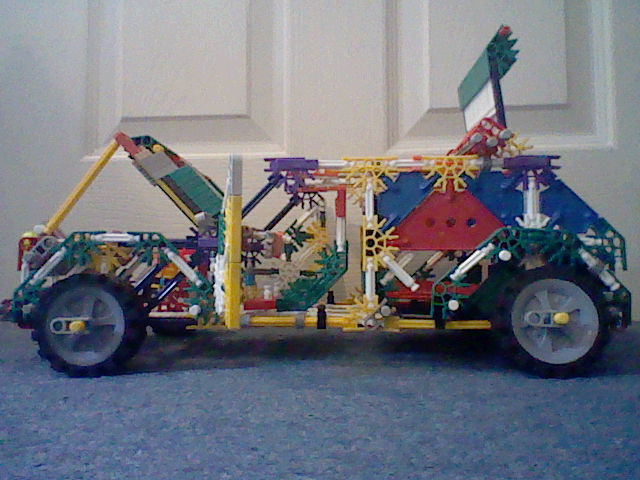 Knex car with large boot space updated (10).JPG