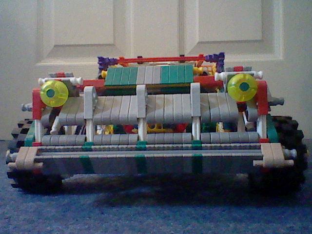 Knex car with large boot space updated (13).JPG