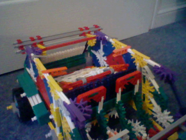 Knex car with large boot space updated (17).JPG