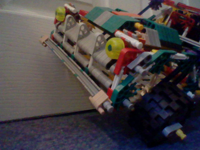 Knex car with large boot space updated (21).JPG