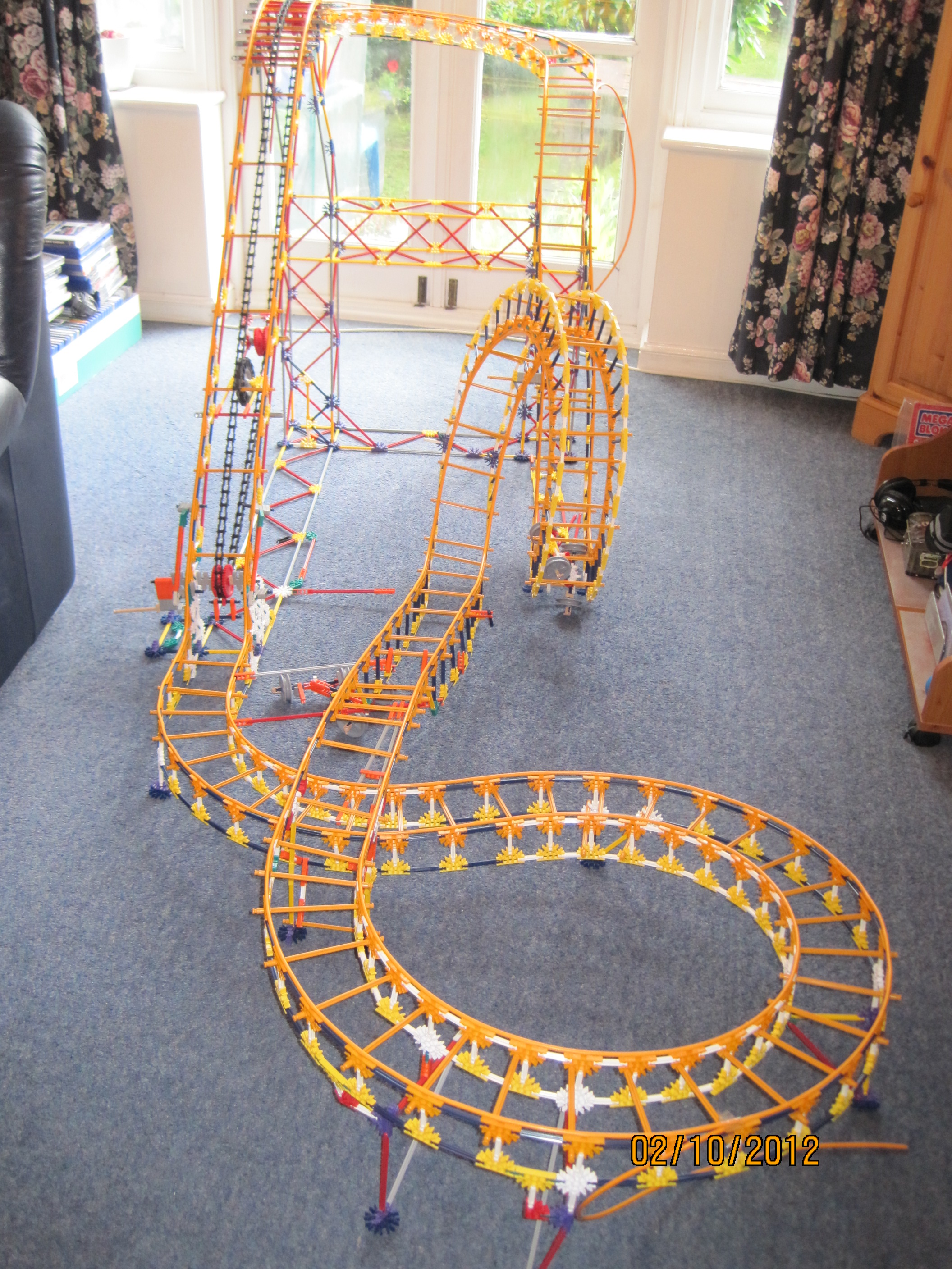 Knex roller coaster (3).JPG