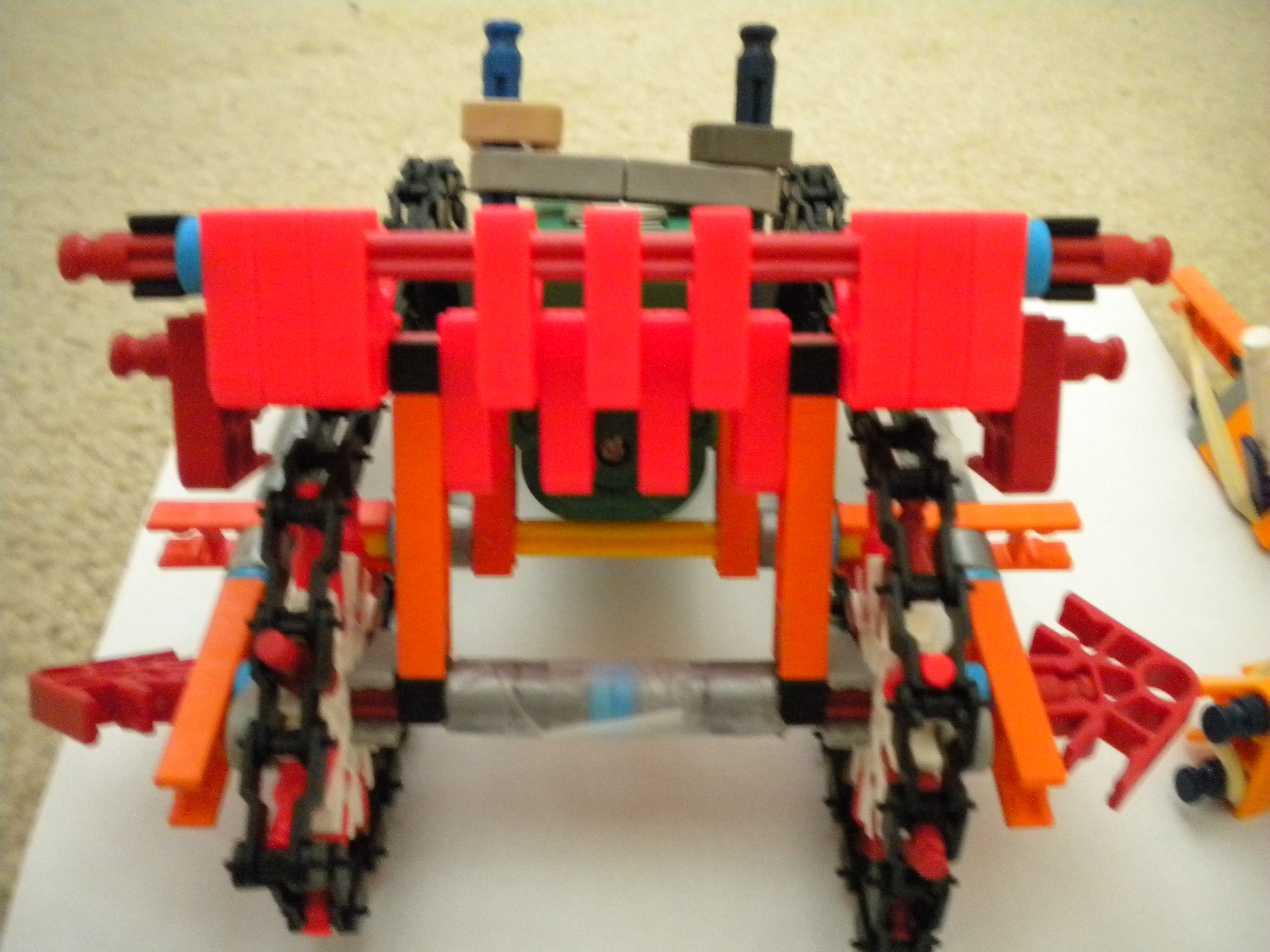 Knex tank 090.jpg